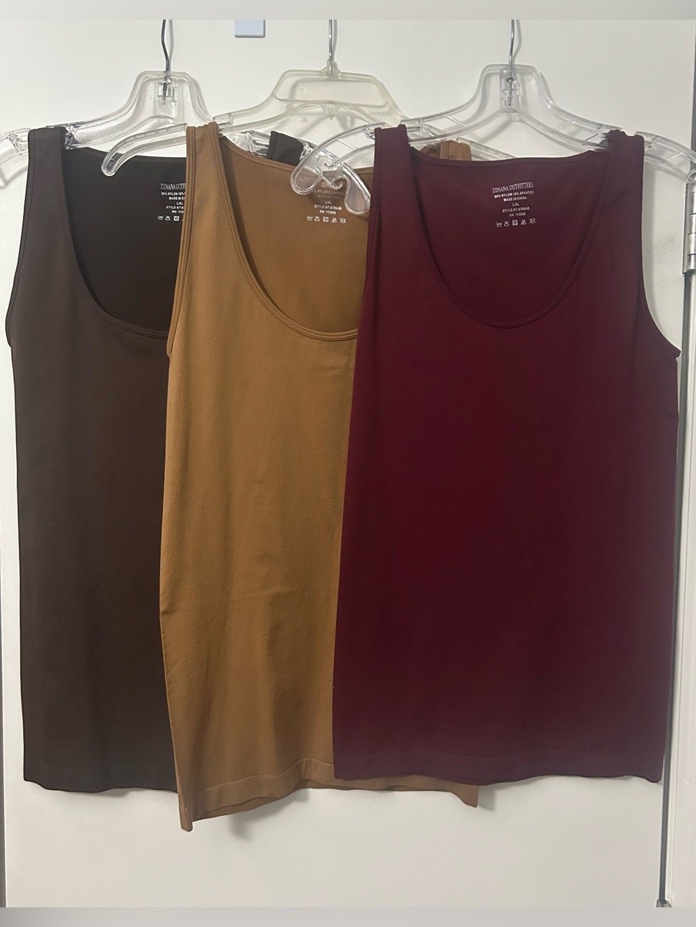 Zenana scoop neck tanks set of 3